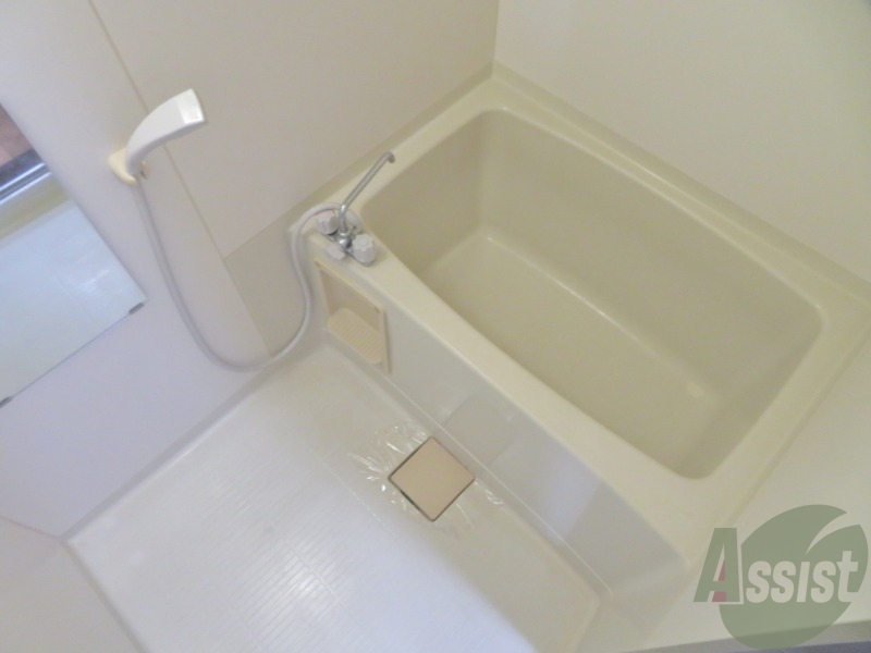 バス・シャワールーム　お風呂は日々の疲れをリフレッシュできる広さがありますね。