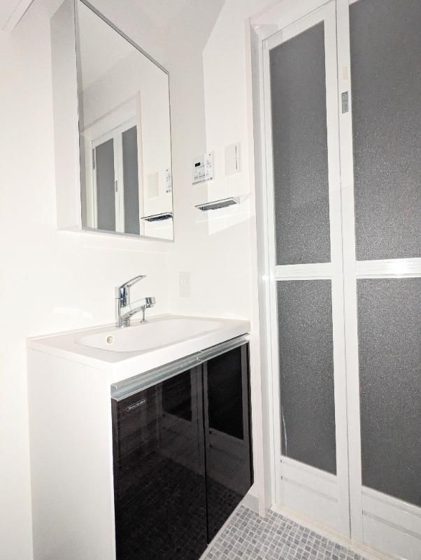 洗面設備　スペースが確保できる洗面所です