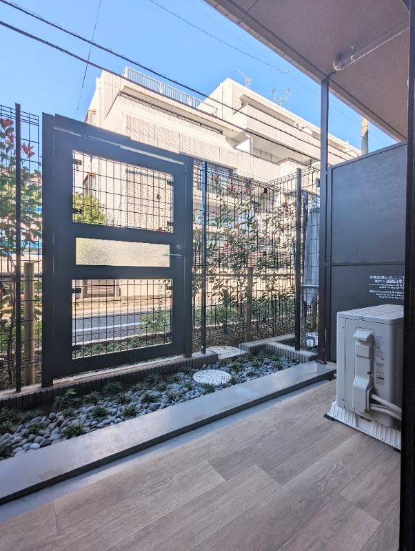 バルコニー　外からの目が気にならないバルコニーで洗濯物が干せます