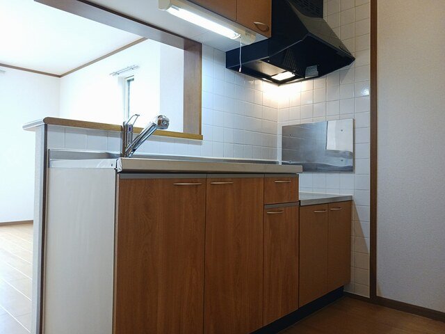 キッチン　コンパクトなキッチンで掃除もラクラク