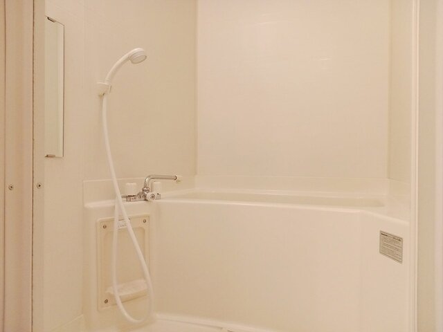 バス・シャワールーム　コンパクトで使いやすいお風呂です