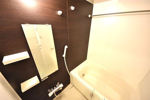 バス・シャワールーム　お問合せは(株)タウンハウジングレジデンス事業部までお問合…