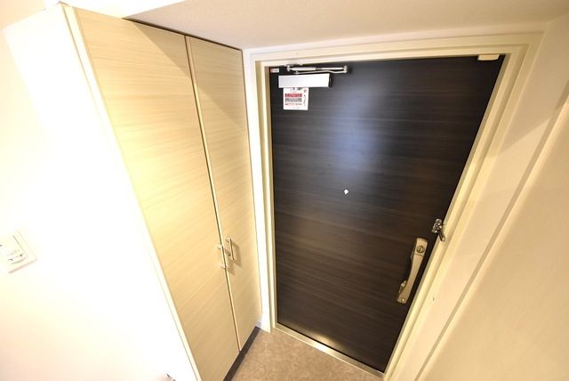 玄関　お問合せは(株)タウンハウジングレジデンス事業部までお問合…