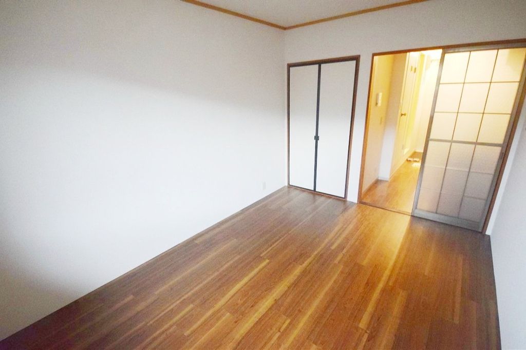 居室・リビング　★茶系のフローリングにしました★