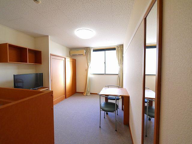 居室・リビング　明るい洋室です。