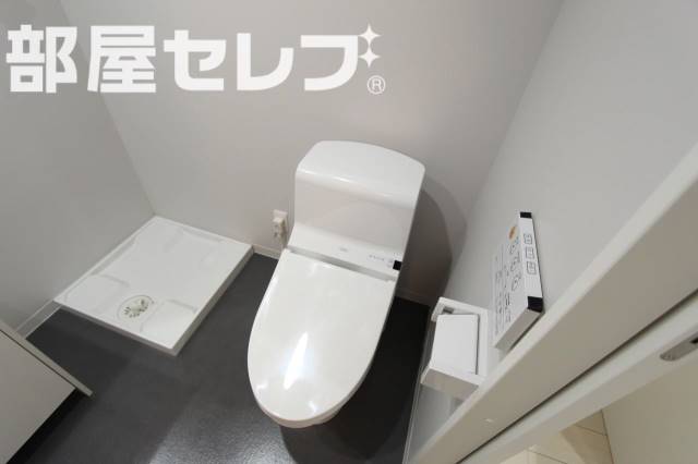 トイレ　２０１号室の写真になります。