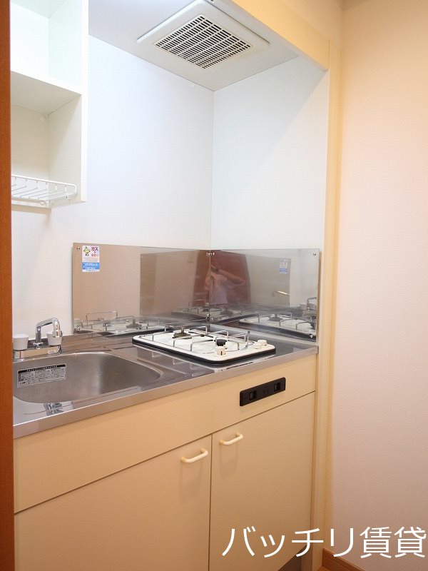 キッチン　画像は別号室写真の為、現状を優先いたします。