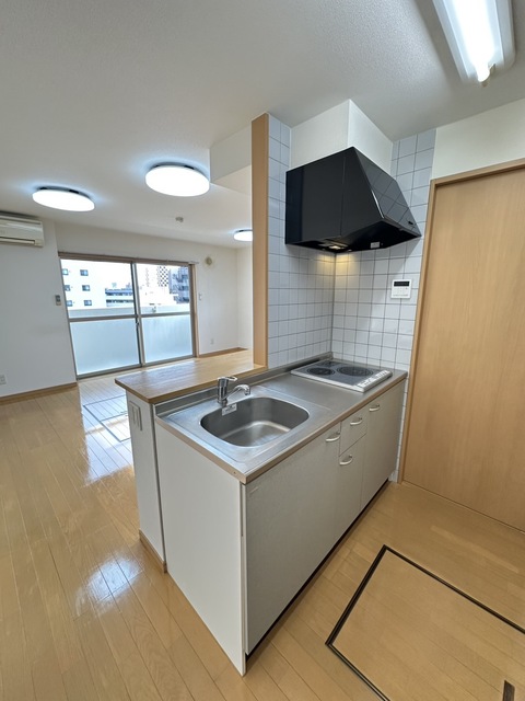 キッチン　別部屋参考写真です