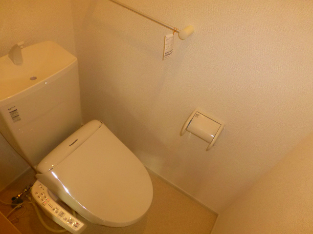 トイレ　温水洗浄便座