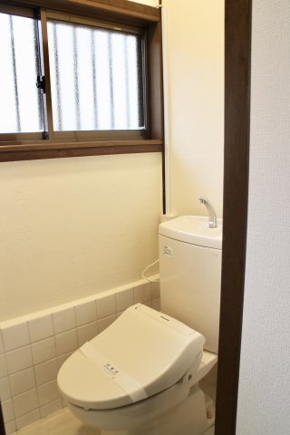 トイレ　トイレはもちろんウォシュレット付き！