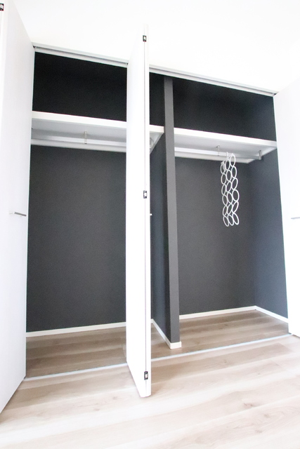 収納　【モデルルーム写真】収納もたっぷりあり、お部屋もスッキリ使え