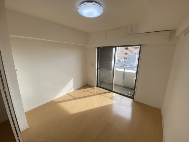 居室・リビング　一人暮らしにちょうど良いスペース。