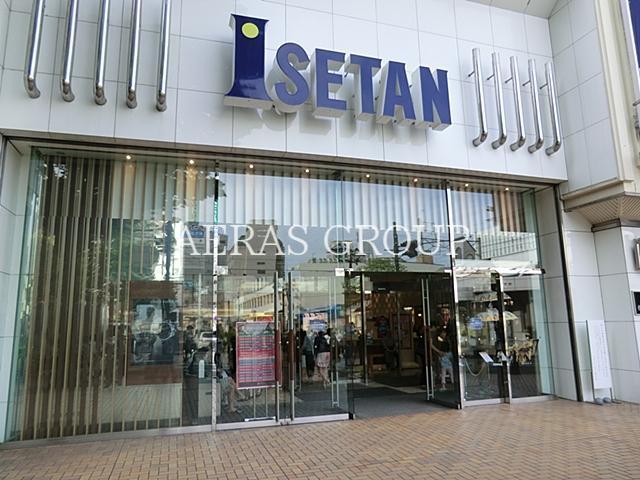 ショッピングセンター　伊勢丹浦和店（ショッピングセンター）まで895m