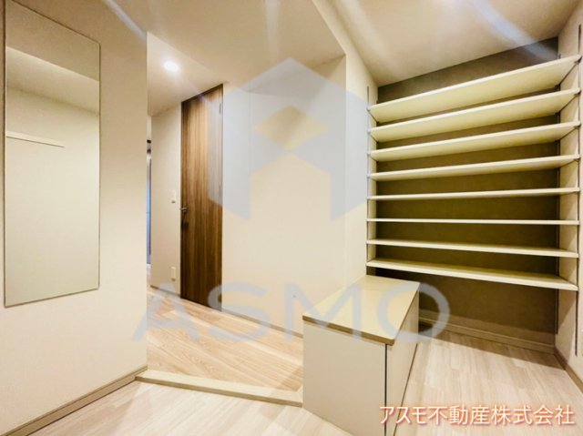 玄関　同マンション別部屋　参考写真