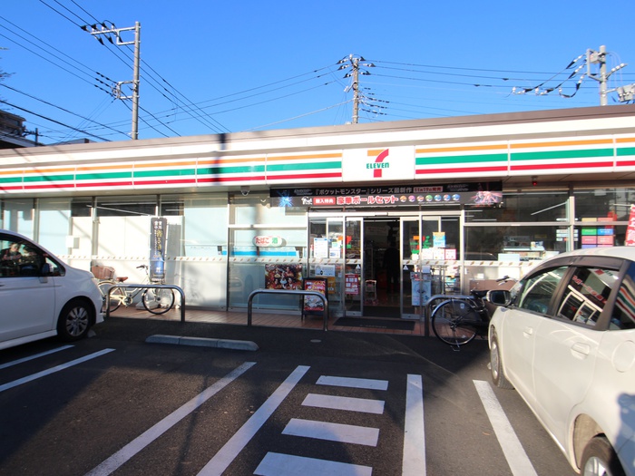 コンビニ　セブンイレブン（コンビニ）まで366m