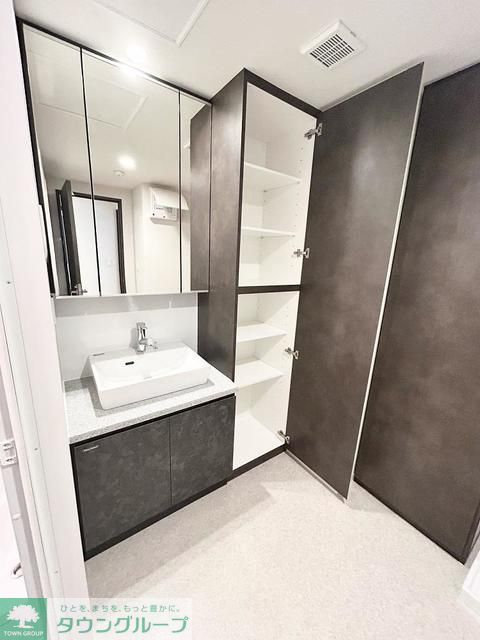 洗面設備　※写真は同タイプ住戸です。