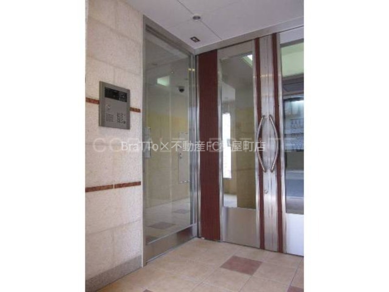 エントランス　マンション共用部分（オートロック付）