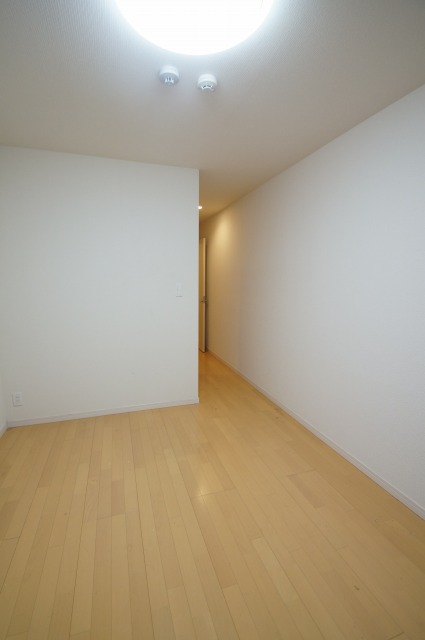 その他部屋・スペース　室内はフローリング貼りの洋室になります