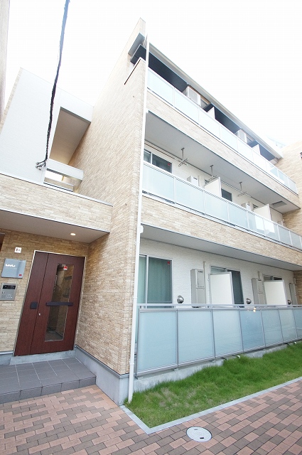 建物外観　セコムホームセキュリティ完備の賃貸マンションです