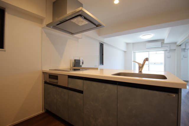 キッチン　※別号室の参考写真のため、現状優先です。