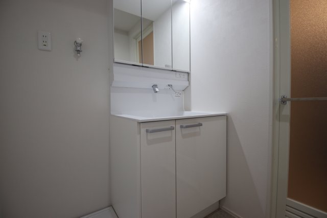 洗面設備　※別号室の参考写真のため、現状優先です。