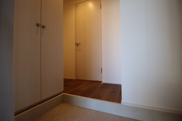 玄関　※別号室の参考写真のため、現状優先です。