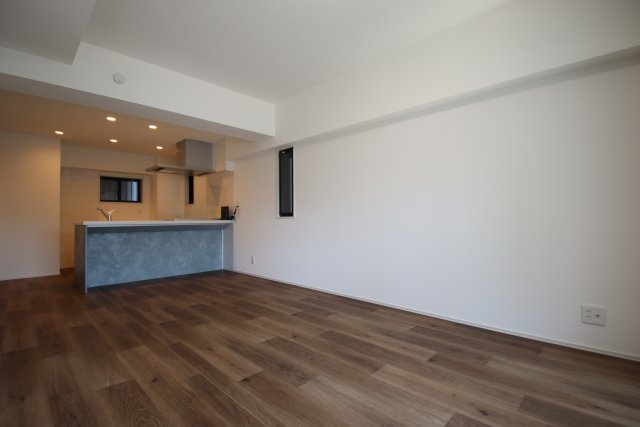 居室・リビング　※別号室の参考写真のため、現状優先です。