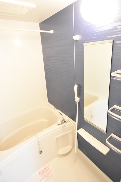 バス・シャワールーム　便利な浴室乾燥機付き☆