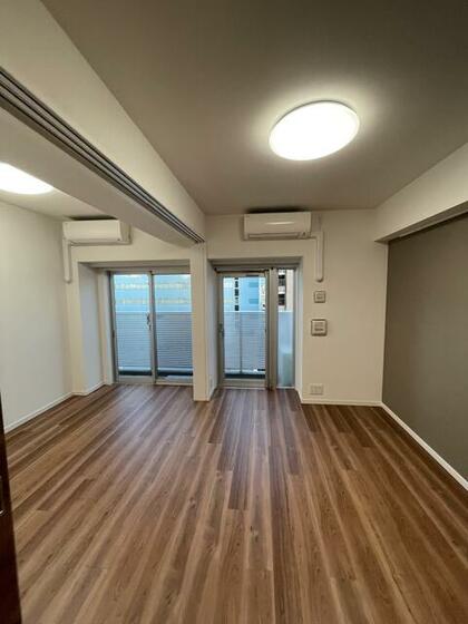 その他部屋・スペース　リビング１０．５帖、洋室４．０帖　　エアコン各１台付き