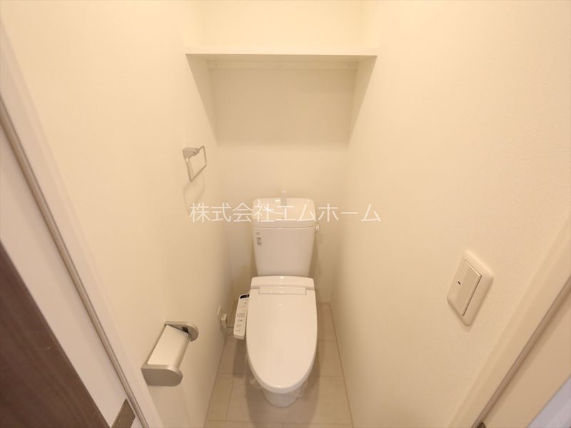 トイレ　温水洗浄暖房便座付トイレ