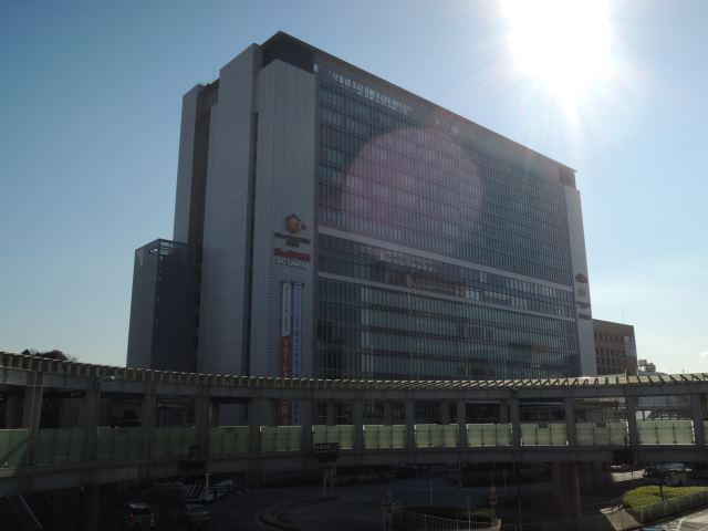 ショッピングセンター　ビックカメラ（ショッピングセンター）まで230m