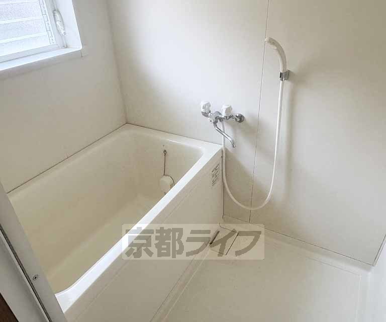 バス・シャワールーム　１０３