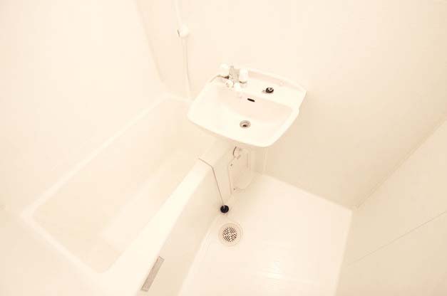 バス・シャワールーム　★洗面台付きバスルーム★