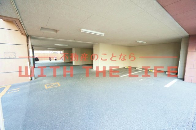 駐車場　車をお持ちの方に嬉しい駐車場付きの物件です