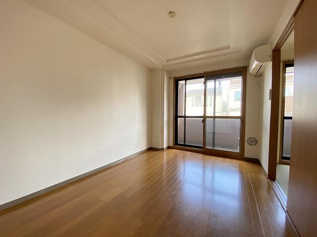 居室・リビング　※別部屋参考写真