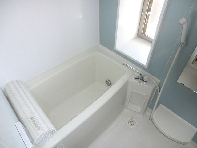 バス・シャワールーム　窓　乾燥機　追焚機能付浴室