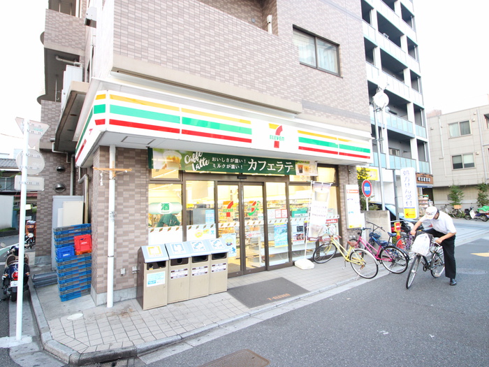 コンビニ　物件（コンビニ）まで350m