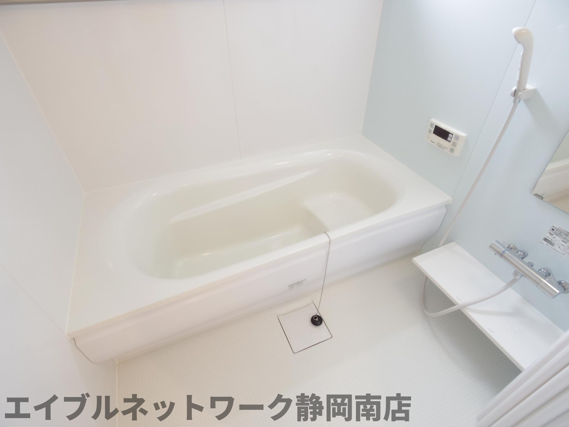 バス・シャワールーム　お風呂で日々の疲れを落としましょう