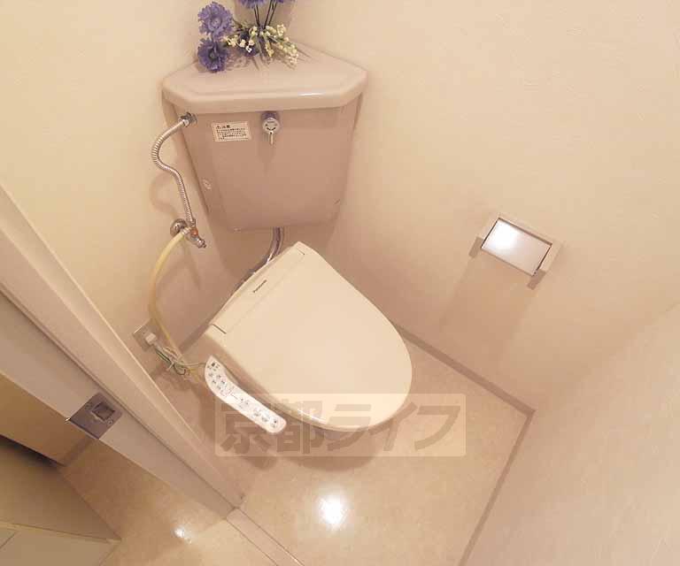 トイレ　清潔感のある水周りです。