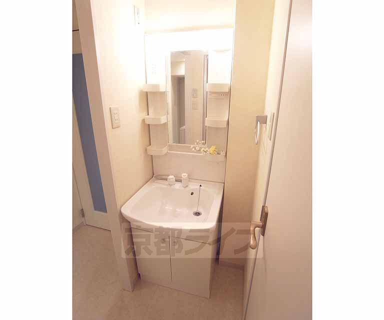 洗面設備　シャンプードレッサーで朝の忙しい時間を短縮出来ます。