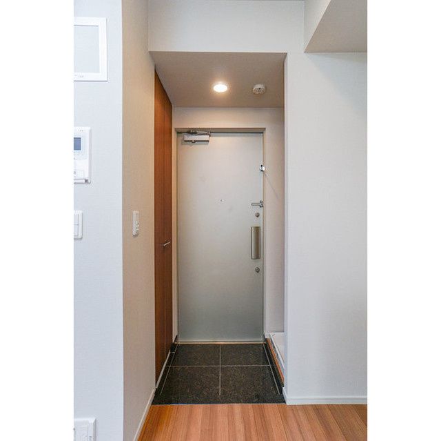 玄関　コンフォリア池袋DEUX　豊島区南池袋２