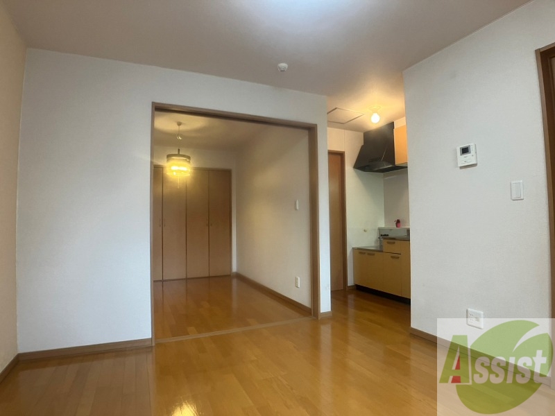 居室・リビング　広くてキレイなお部屋が広がっていて、充実した生活が送れそう。