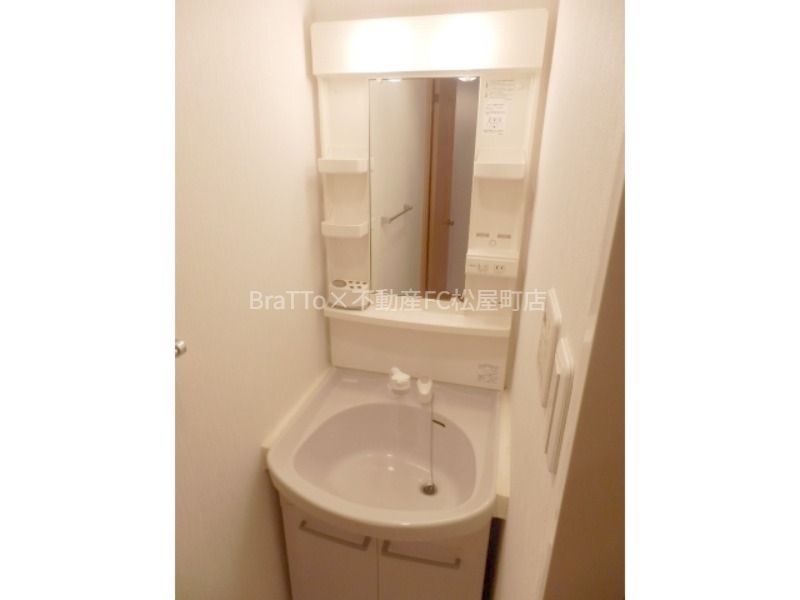 洗面設備　独立洗面台（シャンプードレッサー付き）