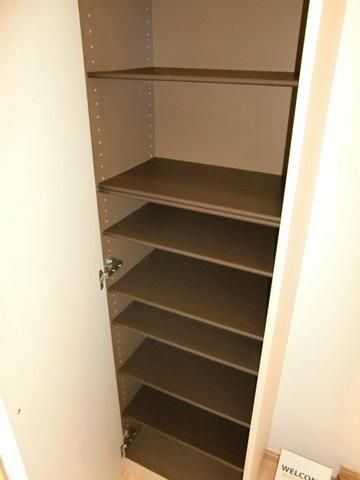 玄関　同先会社施工現状イメージ優先