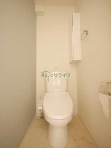 トイレ　別部屋の参考写真で御座います。