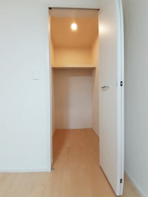 収納　※写真は別号室のものですので現状優先とさせていただきます
