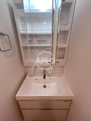 洗面設備　レオングラン本町橋　独立洗面台