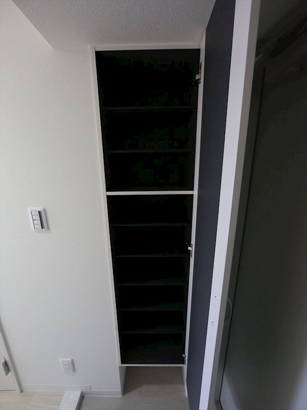 玄関　玄関　シューズボックス