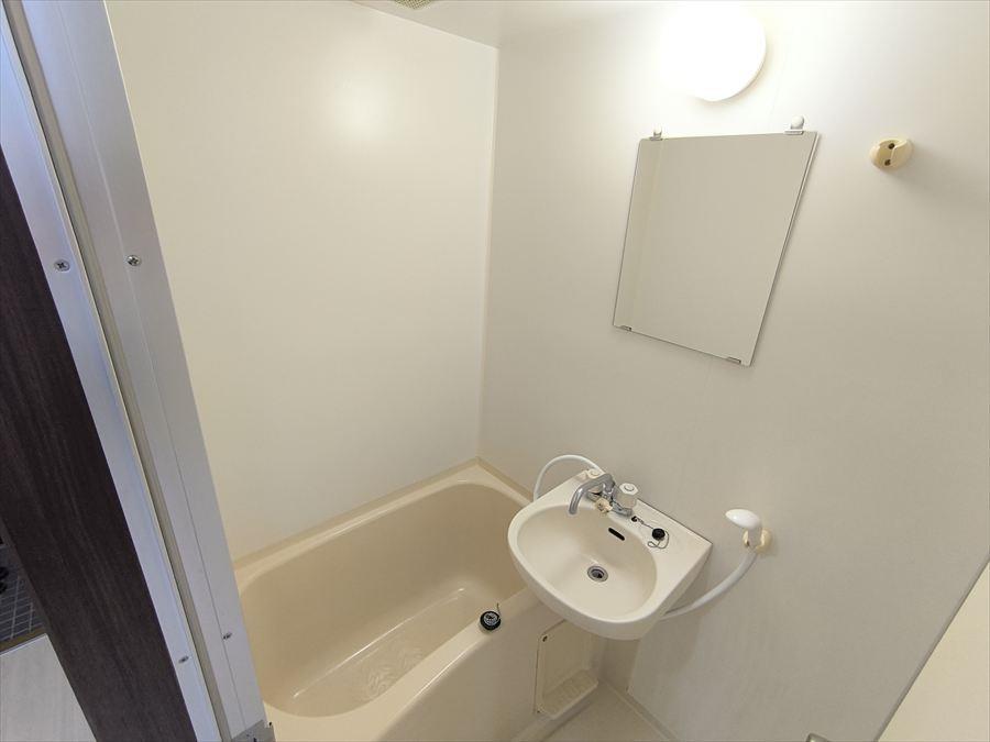 バス・シャワールーム　同じ間取りの別部屋の写真です。