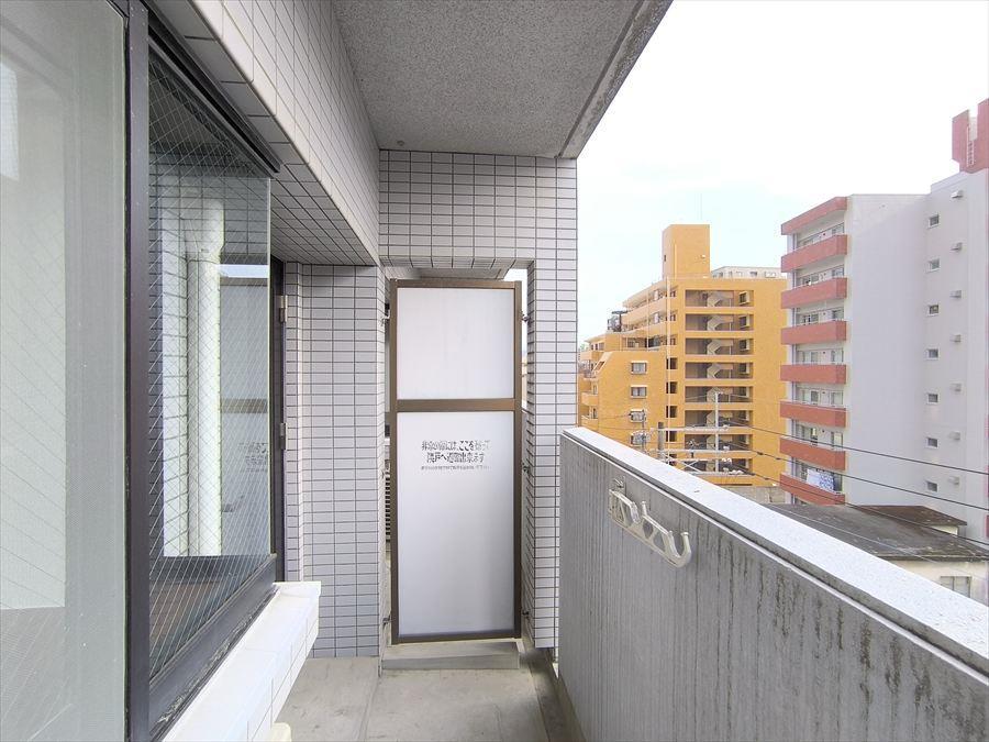バルコニー　同じ間取りの別部屋の写真です。